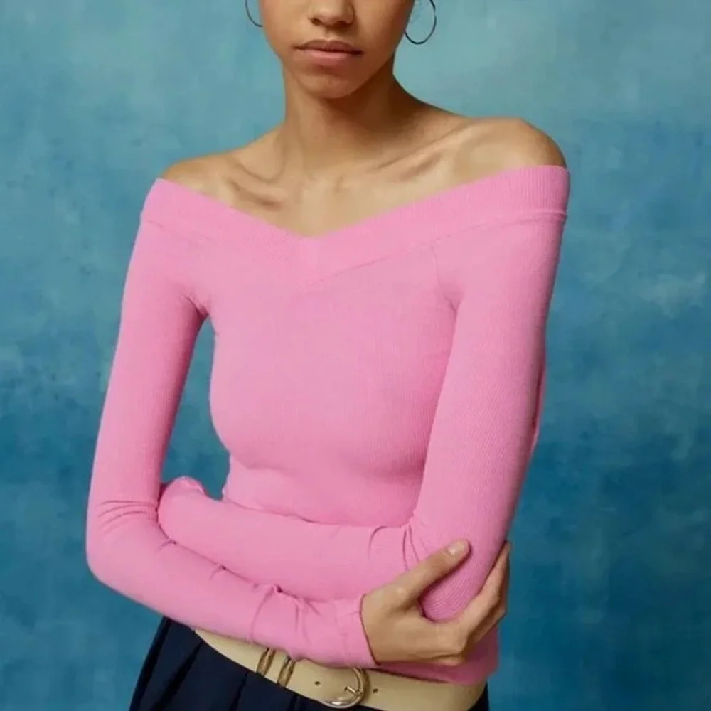 BDG NWOT Urban Outfitters pink v-boat neck long sleeve sz M **SEE FLAW IN PHOTOS